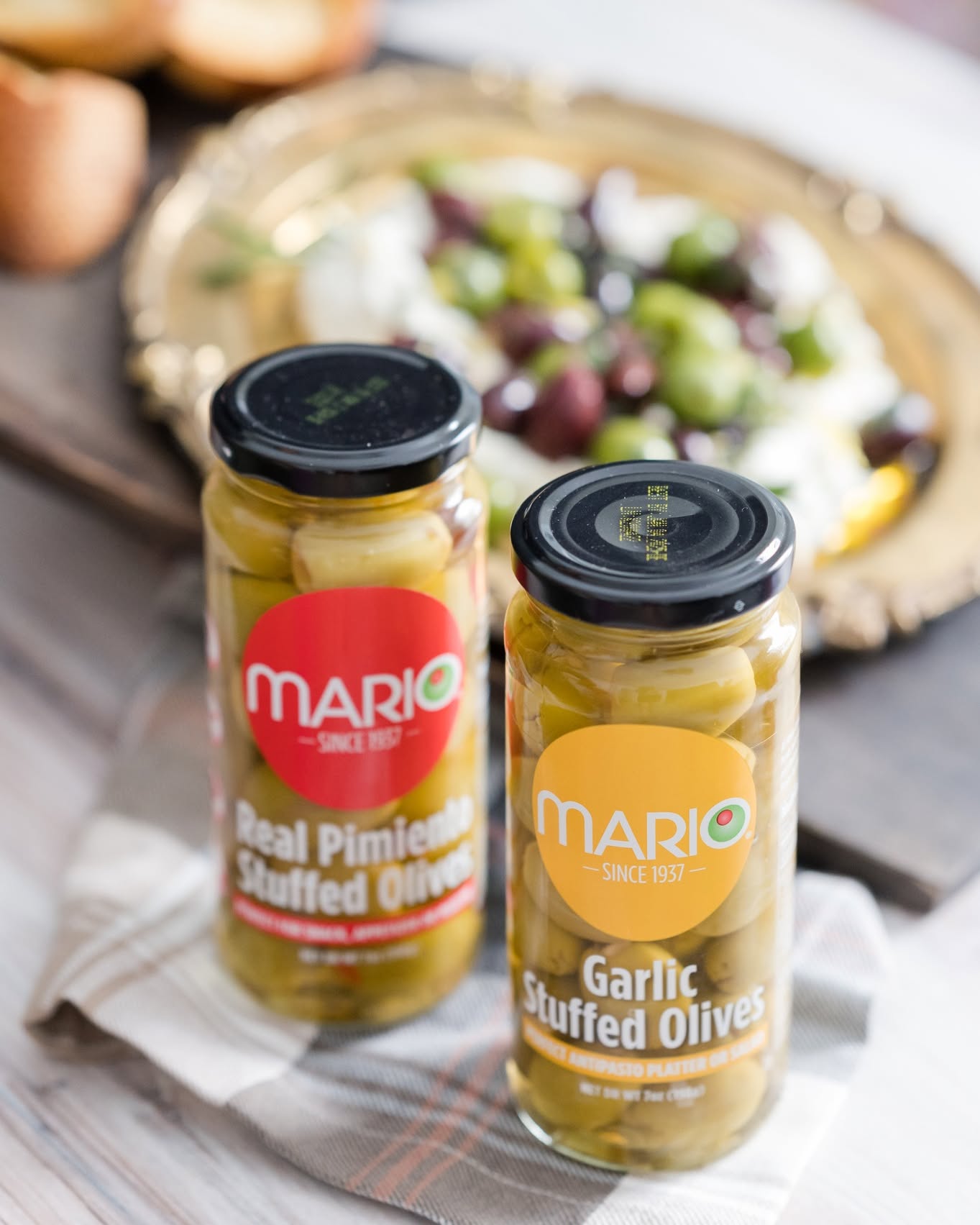 Double the flavor, double the joy😍
Garlic or Pimiento, which Mario favorite would you choose first?Snack time, appetizer, or your main dish. Mario Stuffed Olives always steal the show💛#MarioFoods #Authentic #Delicious #Yummy #Olives #garlic #pimiento