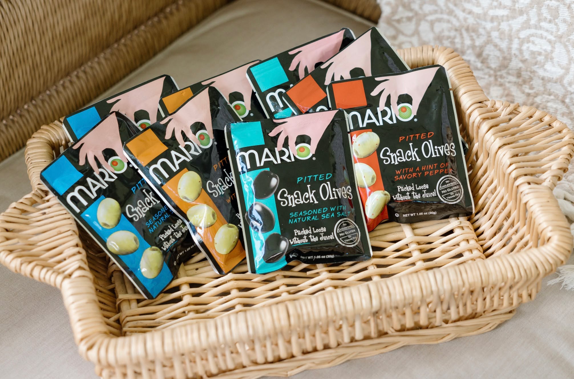 Do you need a little snack upgrade?
Night shift, late study, or just winding down, Mario Snacks fit the schedule😍Just an easy, delicious bite while the sun clocks out🫒#Yummy #Olives #Delicious #snacks #snacksmart #mariosnacks