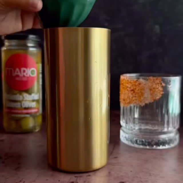 A classic never goes out of style😍
The perfect dirty martini, finished with Mario Pimiento Stuffed Queen Olives!Mixed to perfection, crowned with Mario olives🫒✨#mariofoods #martini #instagram #trending #drink