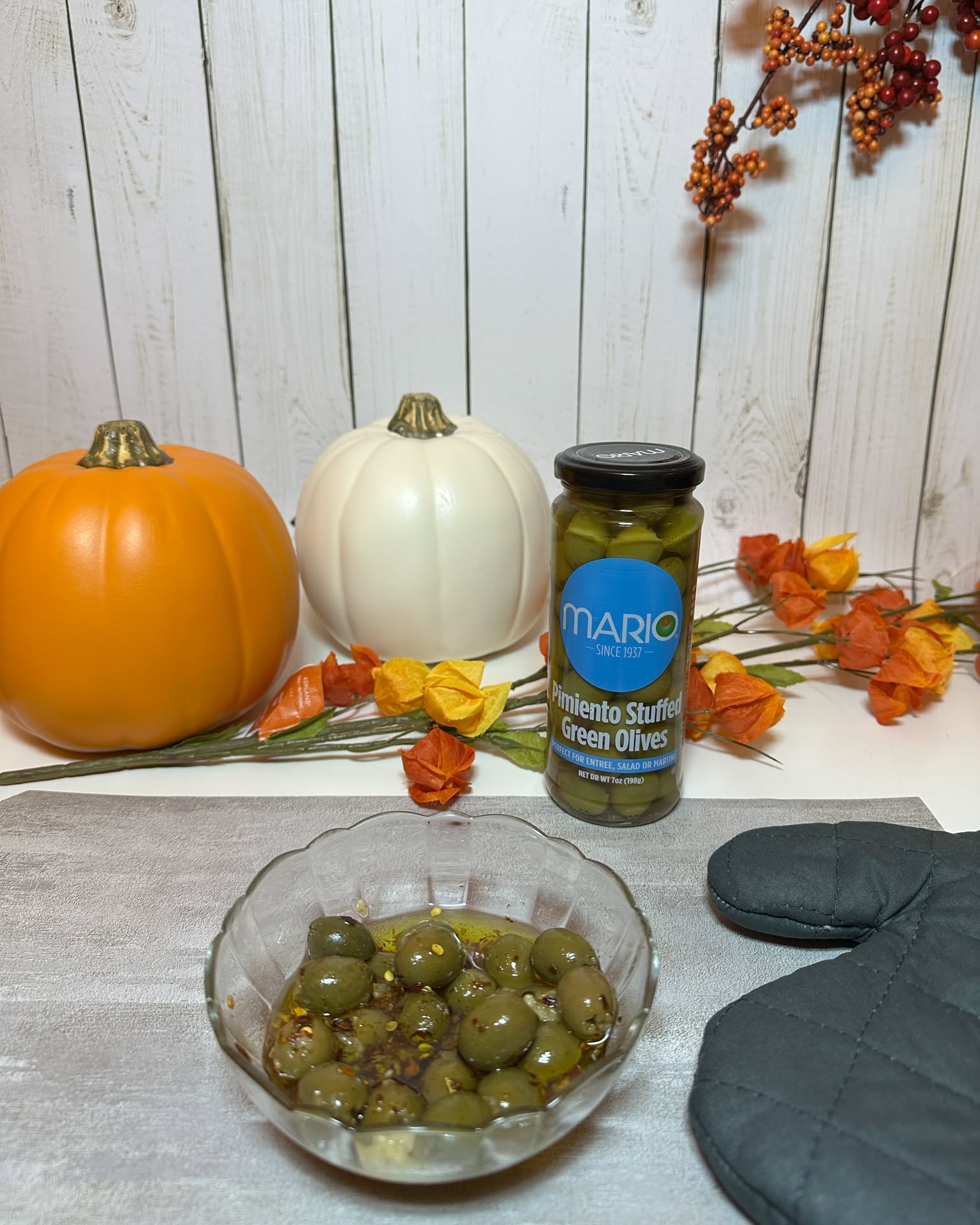 Pumpkins on the table, olives in the bowl 🫒🎃
Because every fall gathering needs a little Mario flavor!With Mario, it is extra special😍#fall #mariofoods #insta #autumn #Olives