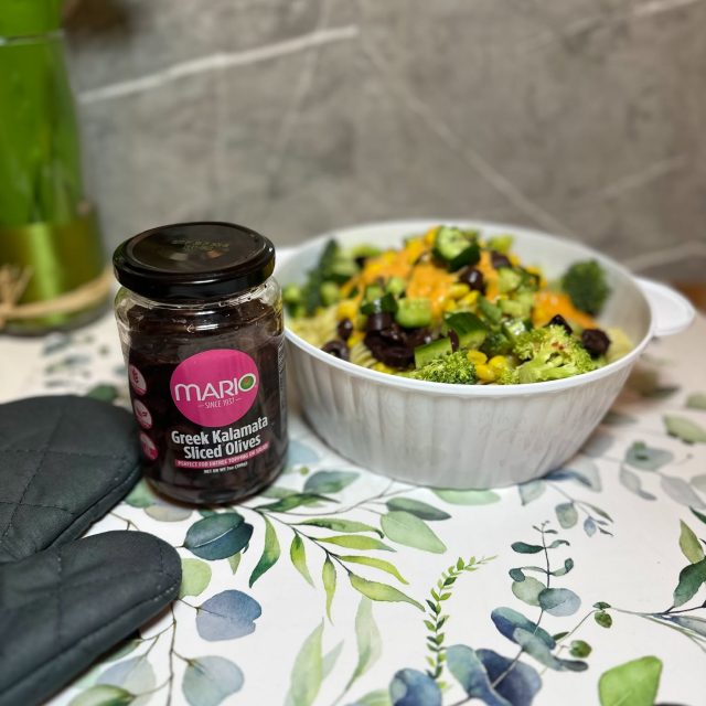Pasta night just got an upgrade🫒💜
Creamy pasta, crisp veggies, and a pop of bold olive flavor!Mario Greek Kalamata Sliced Olives make every bite unforgettable😋#bowl #mariofoods #Olives #pasta #veggies