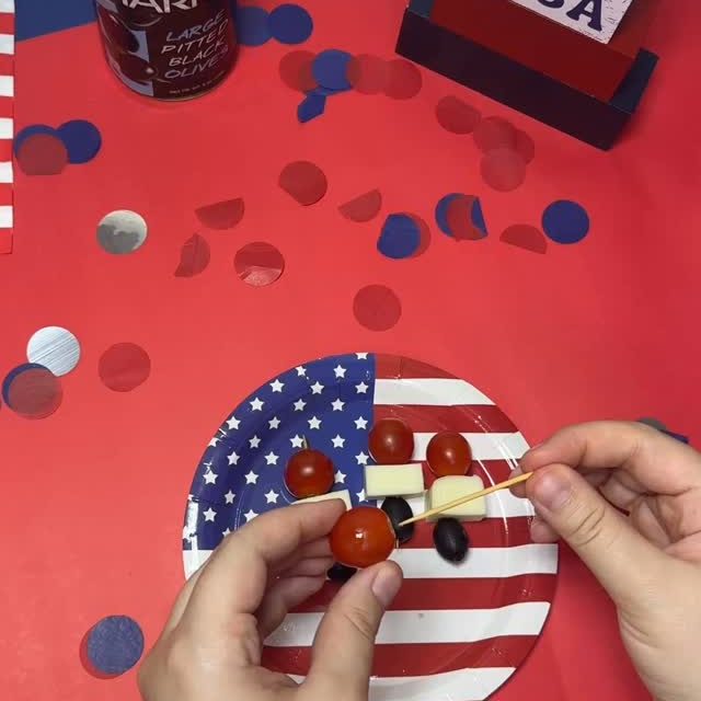 Honoring our heroes with gratitude and a taste that brings people together❤️🤍💙Happy Veterans Day! 🇺🇸#VeteransDay #ig #mariofoods #olives #trending
