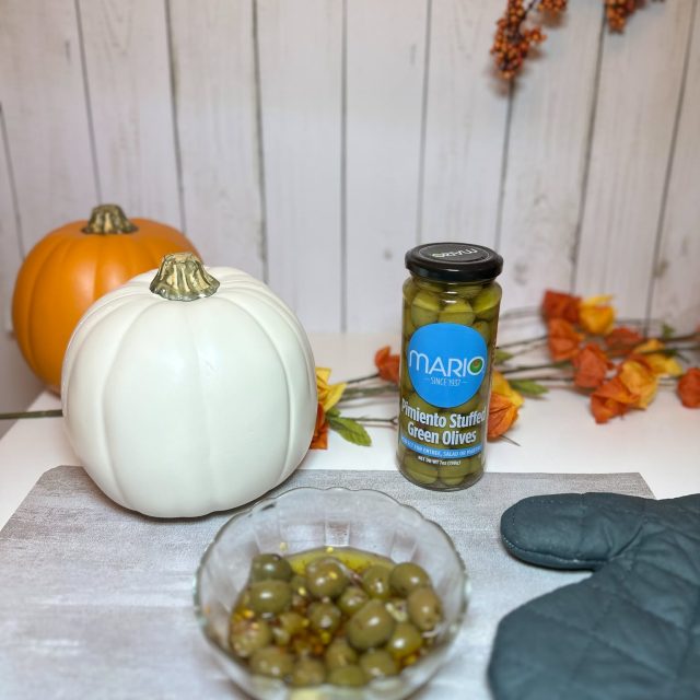 When the table looks this cozy, Mario olives just make it better🧡✨
Your thanksgiving started pack should always include Mario Olives!#Mariofoods #thanksgiving #ig #fall #turkey
