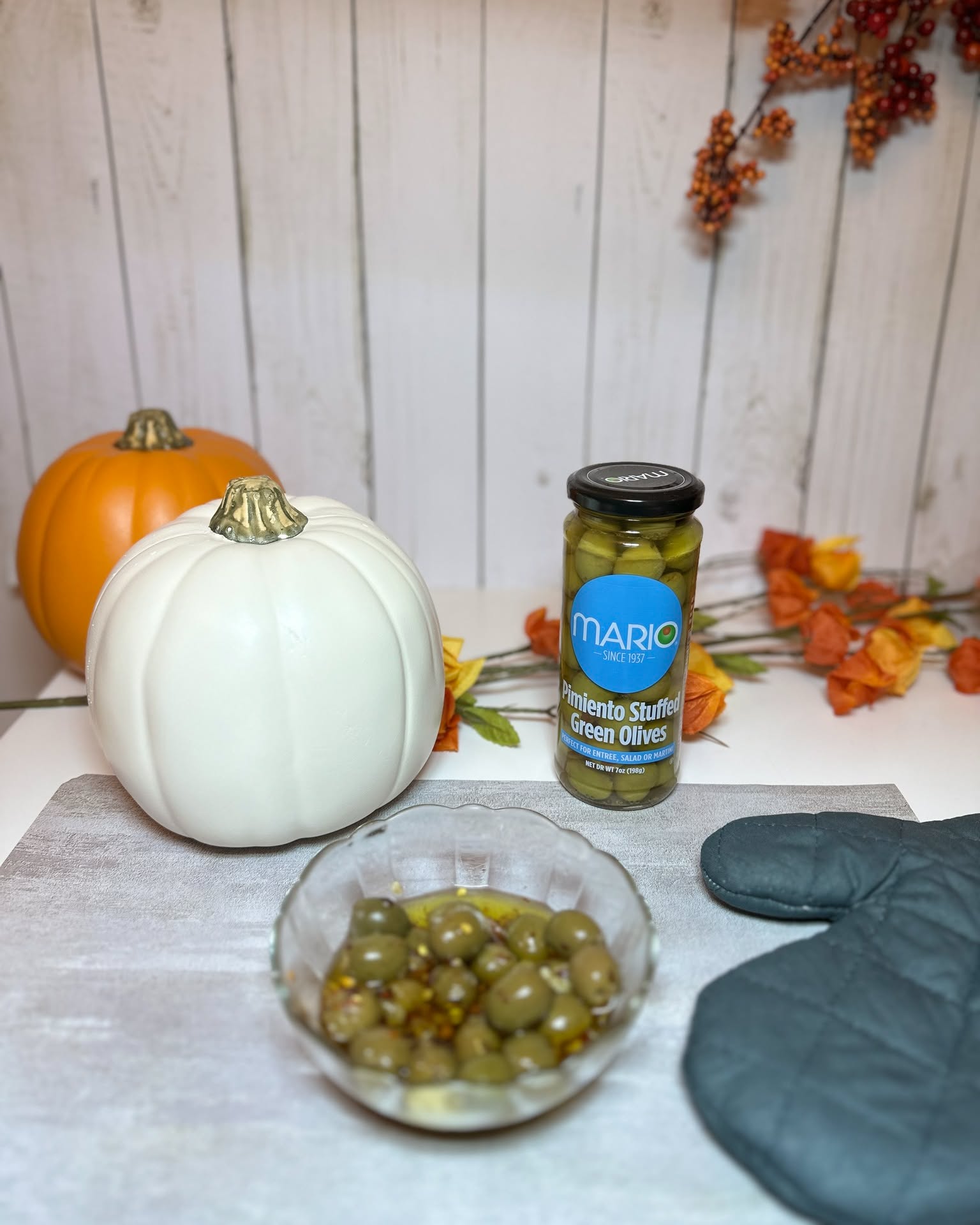 When the table looks this cozy, Mario olives just make it better🧡✨
Your thanksgiving started pack should always include Mario Olives!#Mariofoods #thanksgiving #ig #fall #turkey