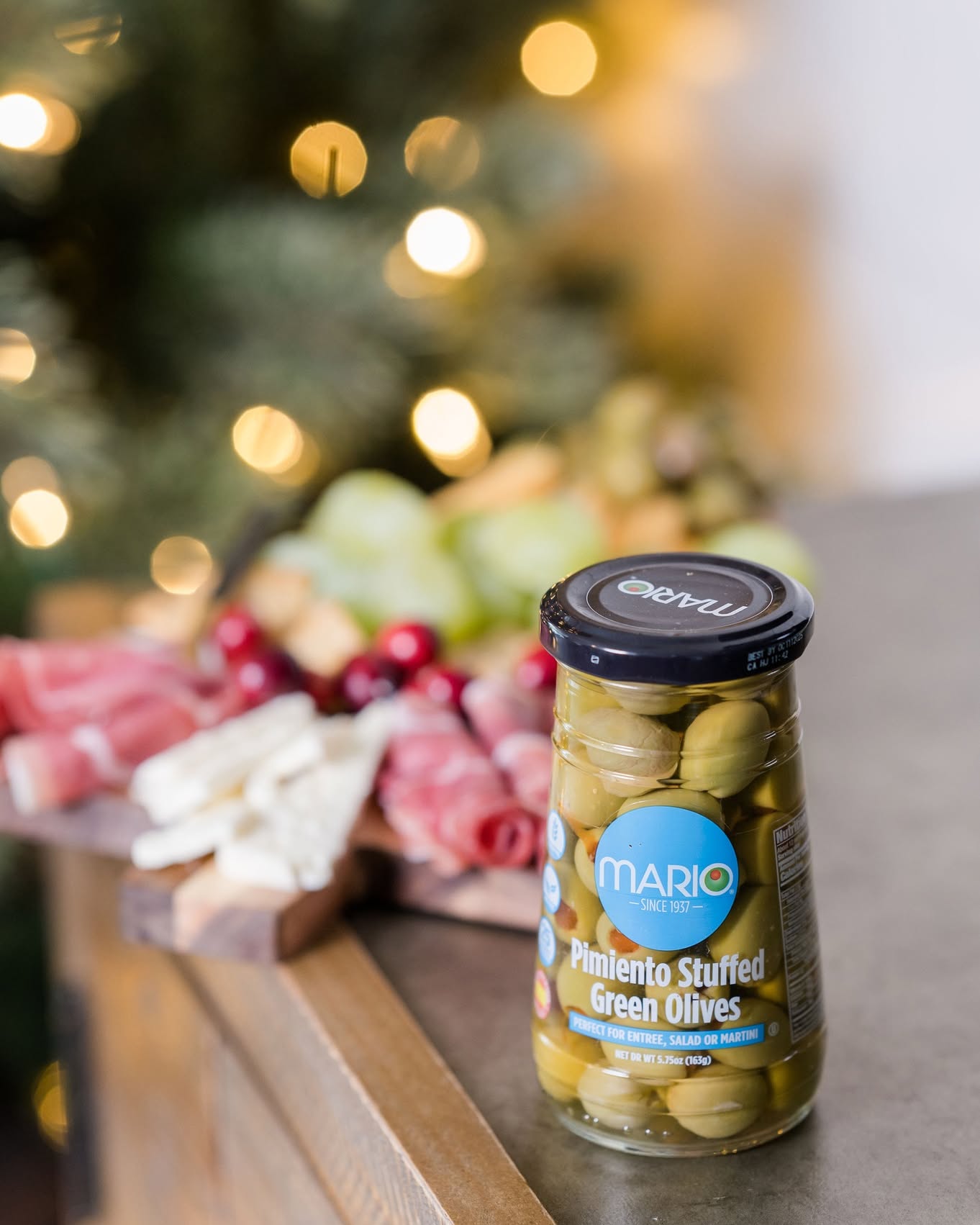 Holiday lights, charcuterie nights, and Mario olives stealing the spotlight✨
The perfect bite for every cozy December moment is our green olives!😍#MarioFoods #Holidays #Christmas #seasons #ig