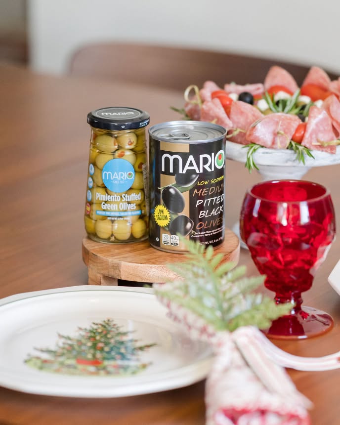 A festive table, a pop of red, and the perfect holiday olives✨🎄
Mario is ready for your Christmas gatherings!Holiday bites taste better with Mario😍#MarioFoods #Ig #Holidays #Christmas #seasons #Olives