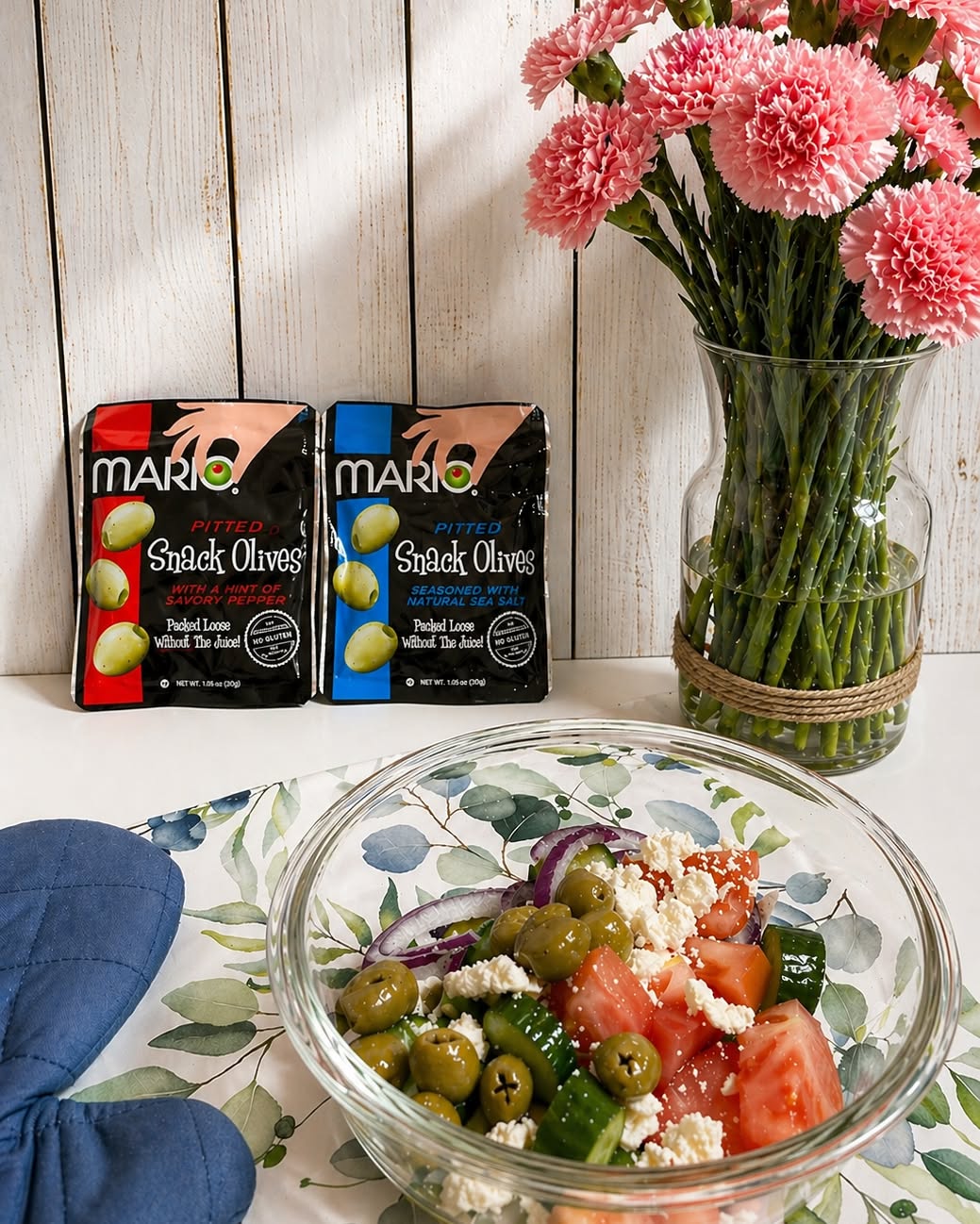 Simple ingredients, delicious flavors😍
Finished with Mario Snack Olives for that perfect bite every time 🫒✨Greek salad and Mario snack olives combo!#Mariofoods #salads #olives #Ig #greek #snacks
