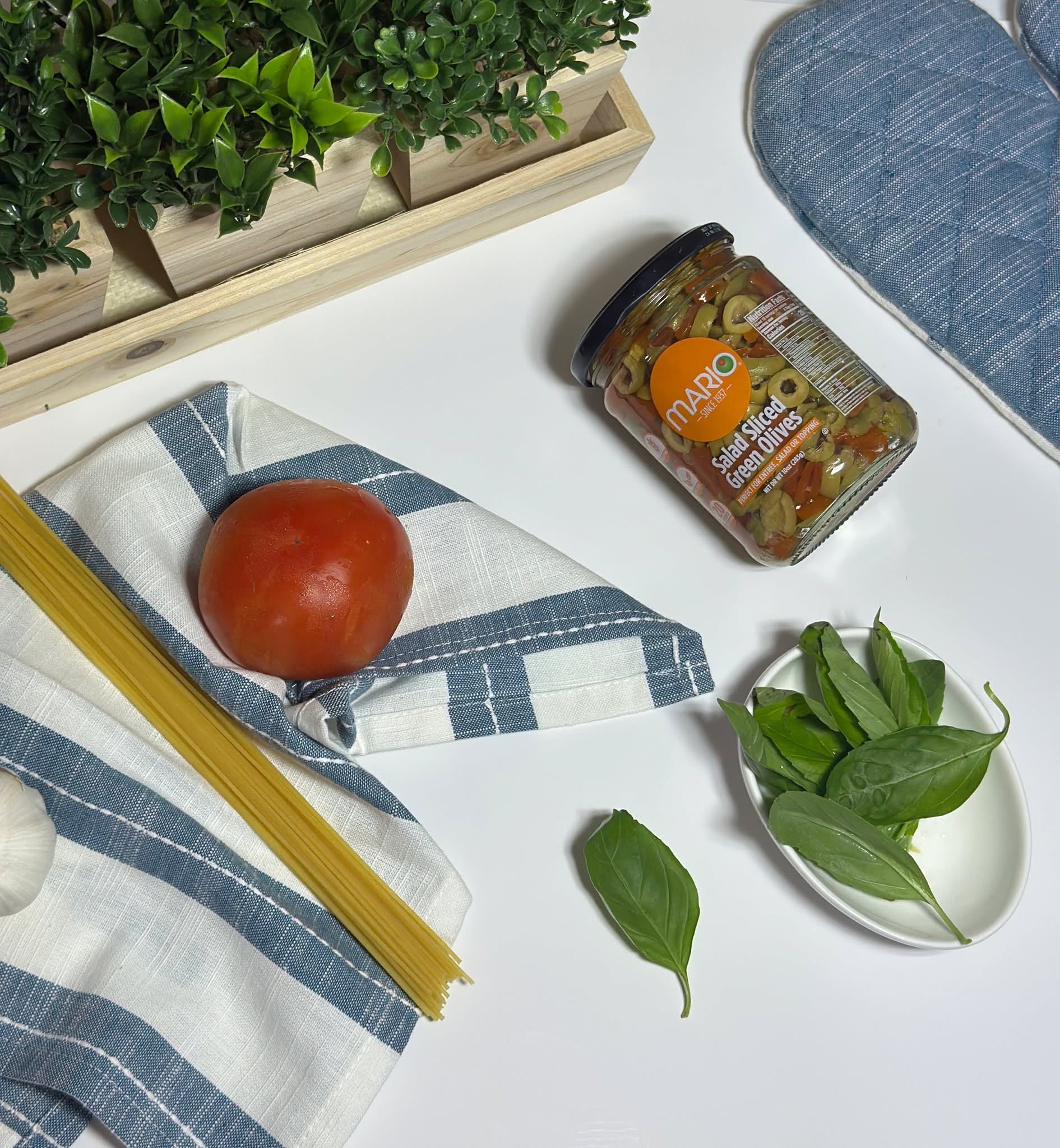 Pasta night starts with the perfect little twist! Mario Salad Sliced Green Olives 🫒🍅🌿
Fresh, simple, and full of flavor😍#Mariofoods #pasta #Olives #bowls #trend