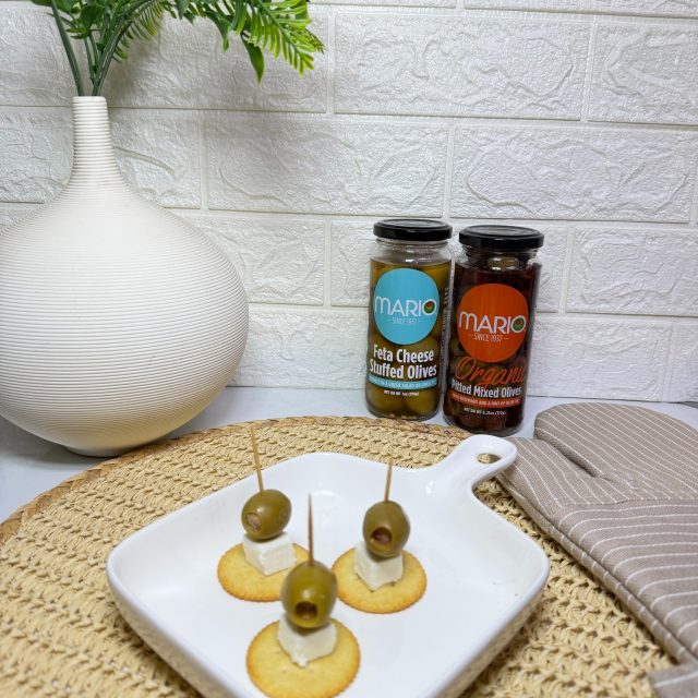 Small bites, big flavor🫒✨
Mario Feta Cheese Stuffed Olives turn the simplest snack into something that feels fresh, elegant, and ready to serve😍#Mariofoods #olives #crackers #cheese #snack #appetizers